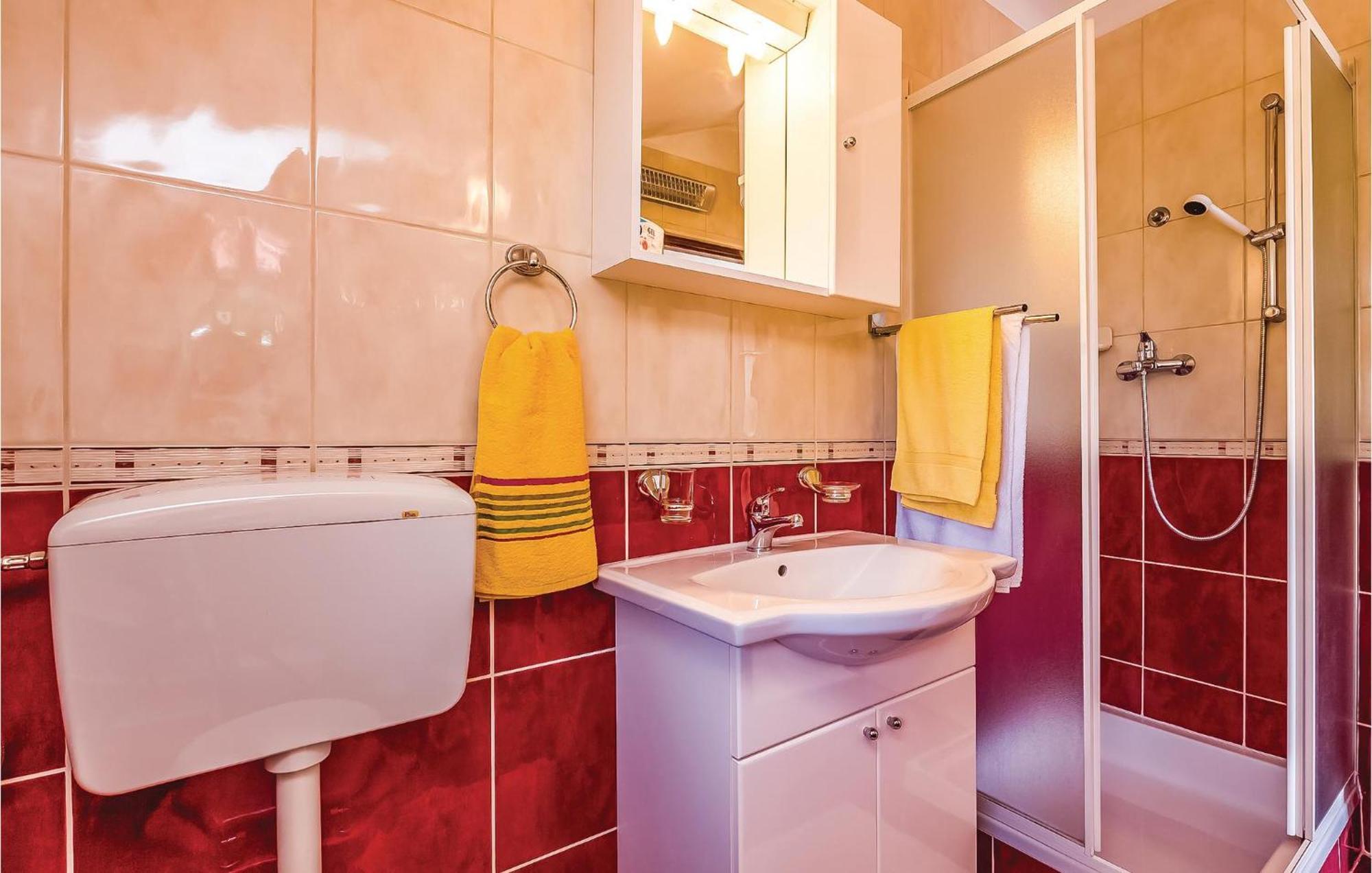 Lovely Apartment In Krk With Wifi Brzac エクステリア 写真