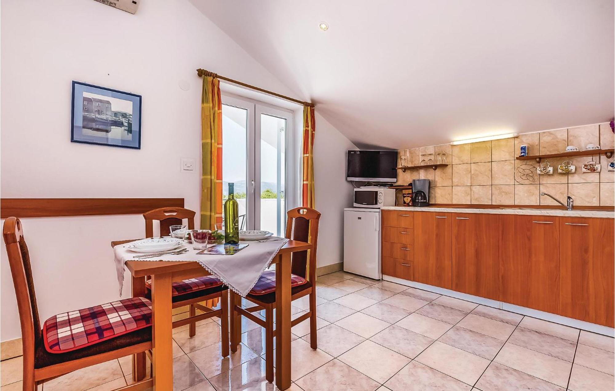 Lovely Apartment In Krk With Wifi Brzac エクステリア 写真