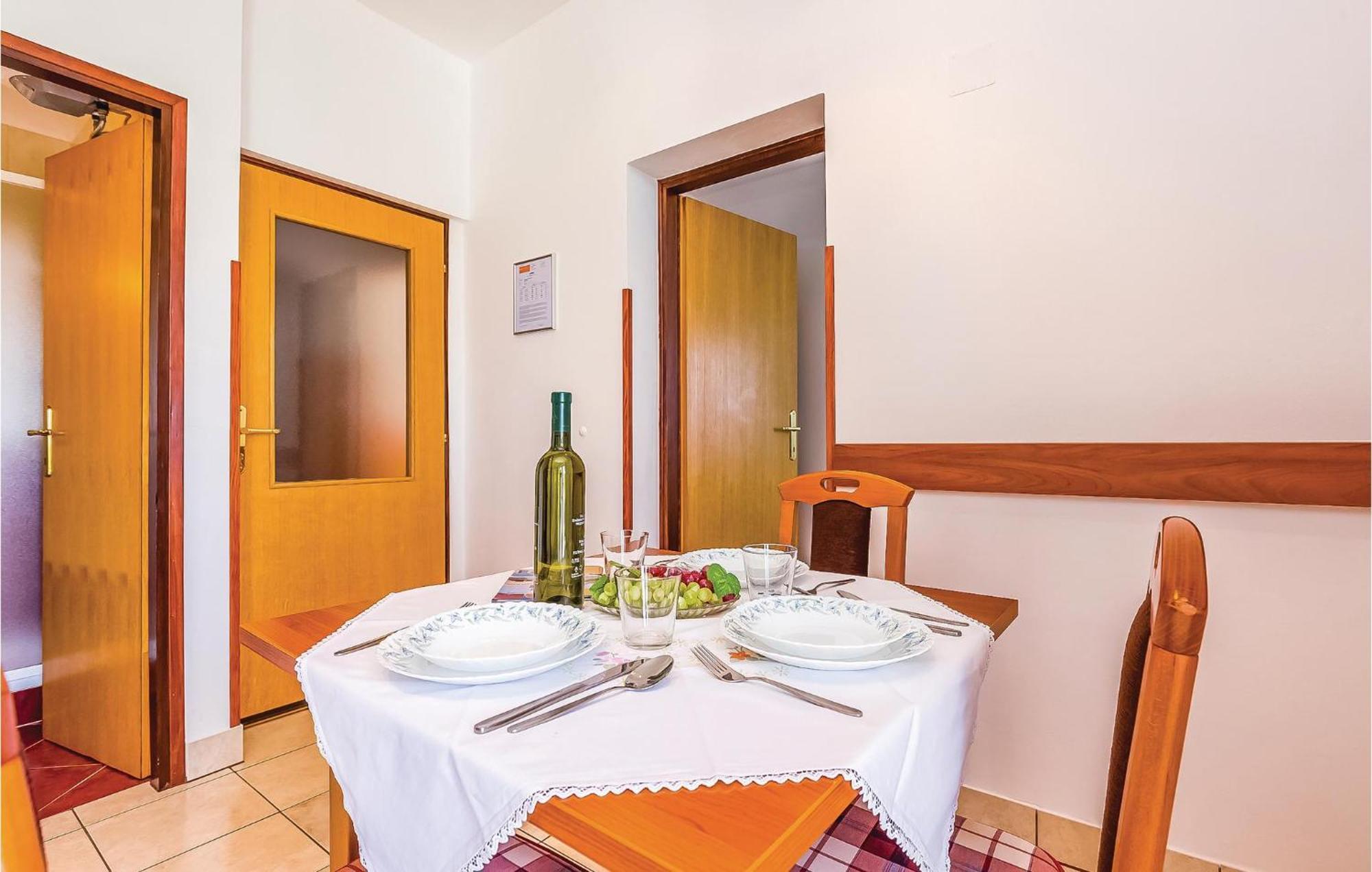 Lovely Apartment In Krk With Wifi Brzac エクステリア 写真
