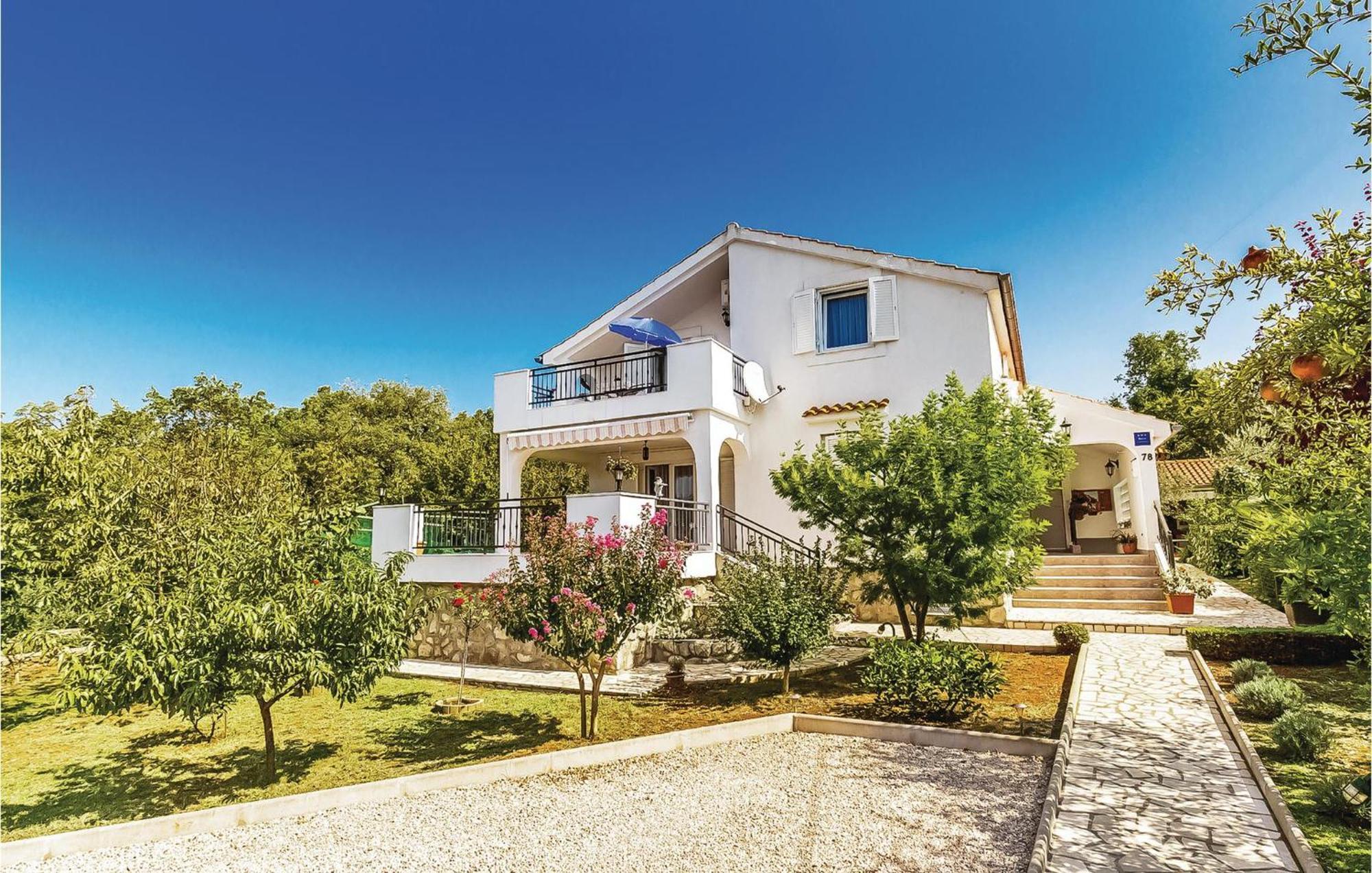 Lovely Apartment In Krk With Wifi Brzac エクステリア 写真