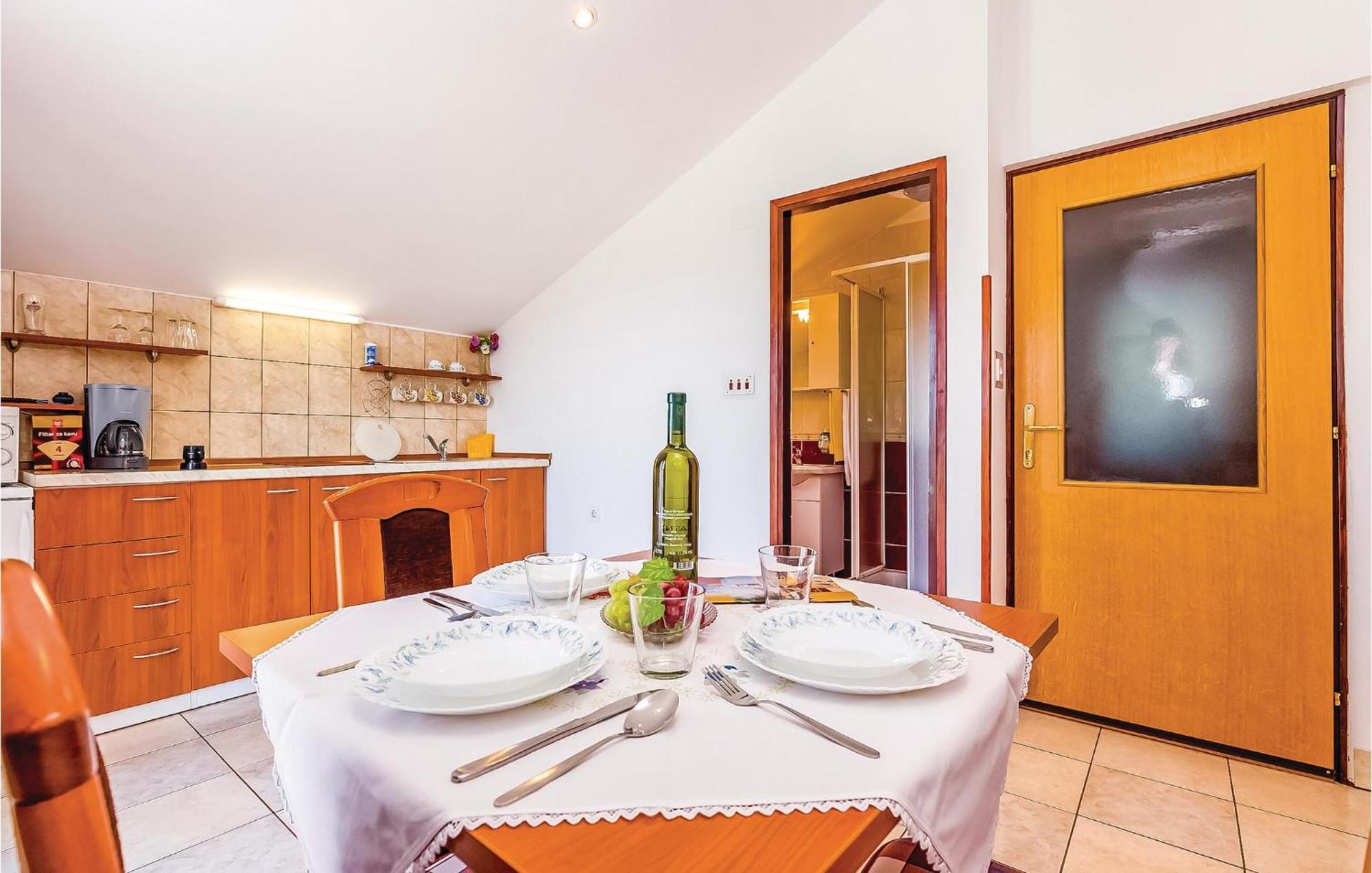 Lovely Apartment In Krk With Wifi Brzac エクステリア 写真