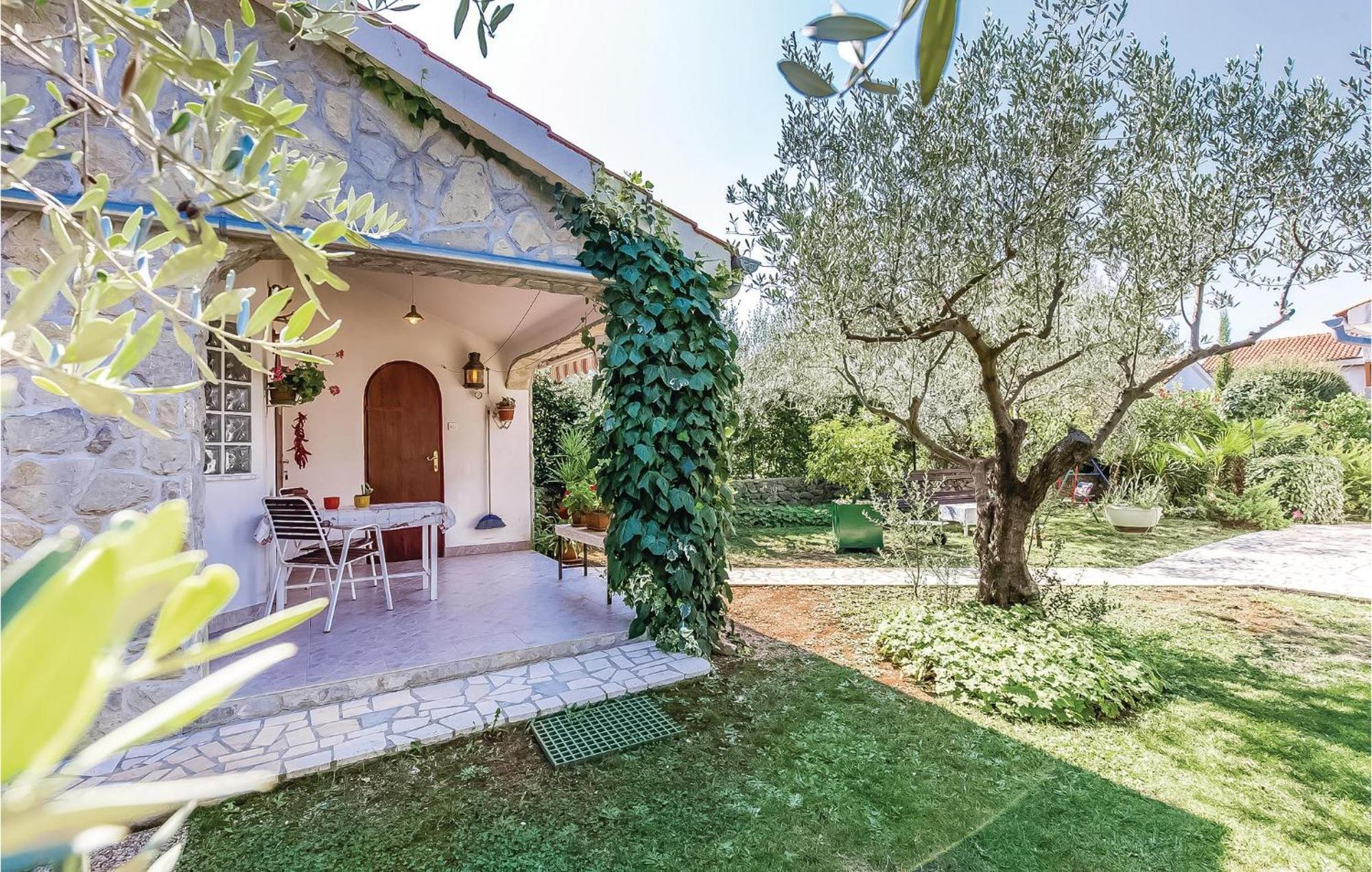 Lovely Apartment In Krk With Wifi Brzac エクステリア 写真